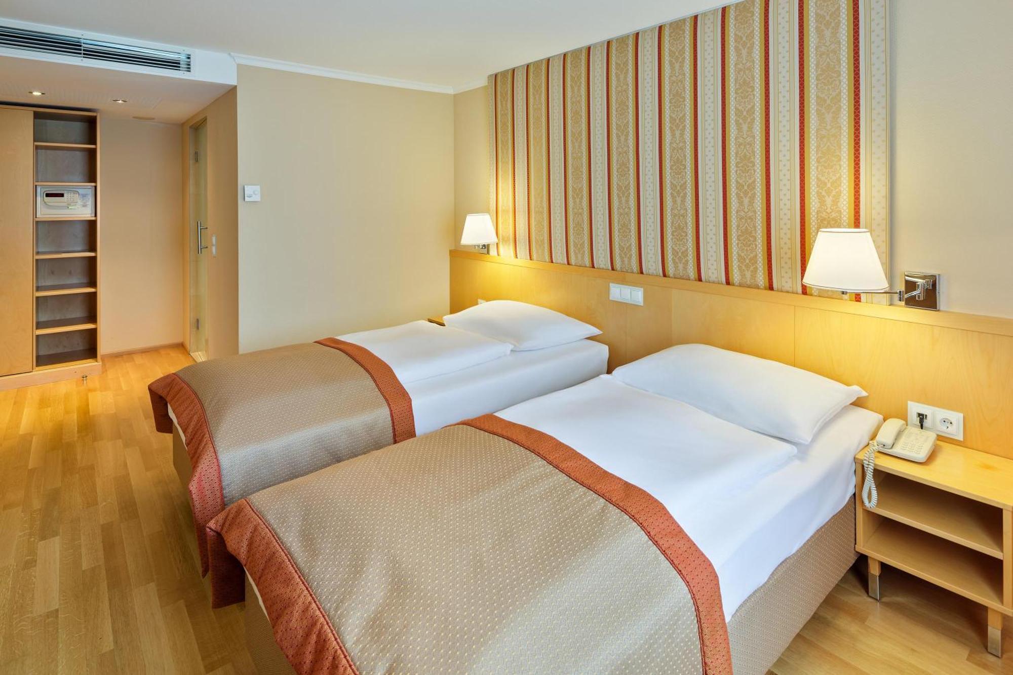 Austria Trend Hotel Ananas Wien Esterno foto